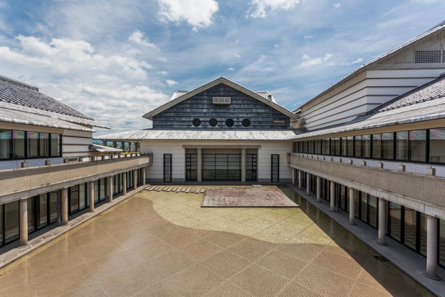 🖼️ 고치 현립 미술관 (고치 켄리쓰 비주쓰칸)